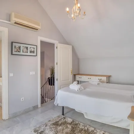 Senorio De Aloha Penthouse Apartment Marbella